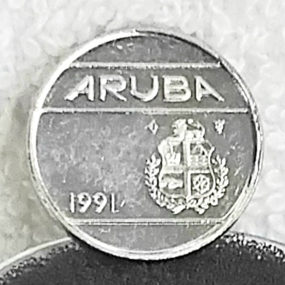 Circulated 1991 Aruban 10 Cent Coat of Arms Coin made of Nickel Plated Steel!!